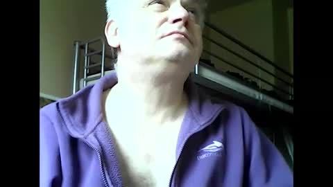 Snapshot of englishguysurrey chatting on March 2025 09:44:02 AM englishguysurrey online show from March 2025 09:44:02 AM