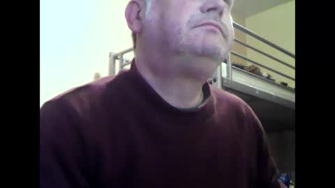 Snapshot of englishguysurrey chatting on September 2025 05:31:01 AM englishguysurrey online show from September 2025 05:31:01 AM