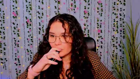 enny_mrr online show from March 2025 09:33:02 AM
