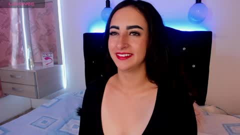 Snapshot of enola_holmess chatting on May 2026 01:20:02 PM Enola online show from May 2026 01:20:02 PM