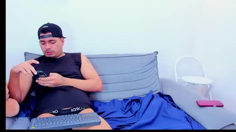 Snapshot of enrique_villa23 chatting on February 2025 06:19:02 PM enrique online show from February 2025 06:19:02 PM