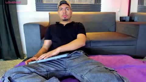 Snapshot of enrique_villa23 chatting on October 2025 12:59:01 PM enrique online show from October 2025 12:59:01 PM