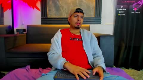 Snapshot of enrique_villa23 chatting on October 2025 12:06:01 PM enrique online show from October 2025 12:06:01 PM