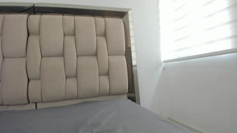 Enzo issis online show from October 2025 06:38:02 PM