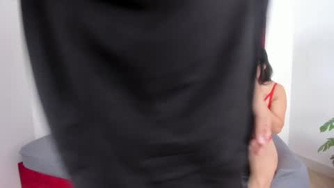 Enzo issis online show from October 2025 05:13:02 PM