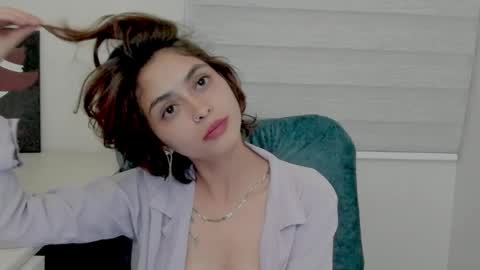 Snapshot of ephemeral_hot chatting on February 2025 08:40:01 AM Leyla online show from February 2025 08:40:01 AM