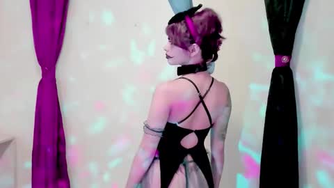 Snapshot of ephemeral_hot chatting on October 2025 02:17:02 AM Leyla online show from October 2025 02:17:02 AM