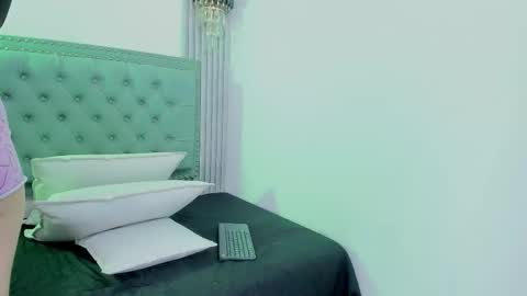 Snapshot of erack_and_emmy chatting on October 2025 04:26:01 AM erack_and_emmy online show from October 2025 04:26:01 AM