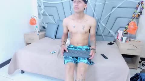 Snapshot of erack_and_emmy chatting on November 2025 04:04:01 AM erack_and_emmy online show from November 2025 04:04:01 AM