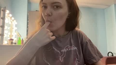 Lily online show from March 2026 02:22:01 AM