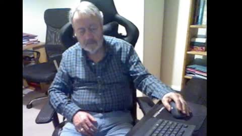 erasmus_d online show from November 2025 07:01:02 PM