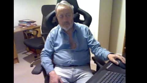 erasmus_d online show from February 2026 05:40:02 PM