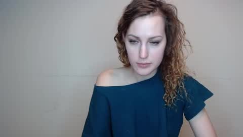 Erdbeeren mit Sahne online show from December 2024 05:00:01 PM