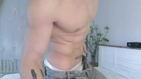 Eric Crush online show from April 2026 04:02:02 AM