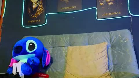 Brayan online show from November 2025 11:04:02 PM