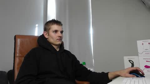 Snapshot of eric_poston chatting on September 2025 08:05:02 AM online show from September 2025 08:05:02 AM