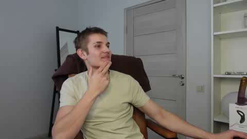 Snapshot of eric_poston chatting on October 2025 08:01:01 AM online show from October 2025 08:01:01 AM