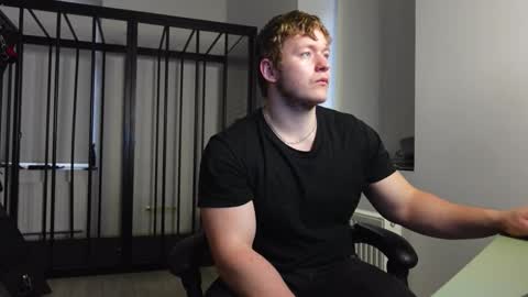 Snapshot of eric_poston chatting on October 2025 05:28:01 AM online show from October 2025 05:28:01 AM