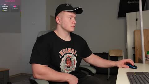 Snapshot of eric_poston chatting on October 2025 12:38:01 PM online show from October 2025 12:38:01 PM