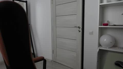 Snapshot of eric_poston chatting on October 2025 07:25:01 AM online show from October 2025 07:25:01 AM