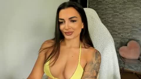 Snapshot of erica_xoo chatting on July 2026 05:22:01 AM Riaaa online show from July 2026 05:22:01 AM