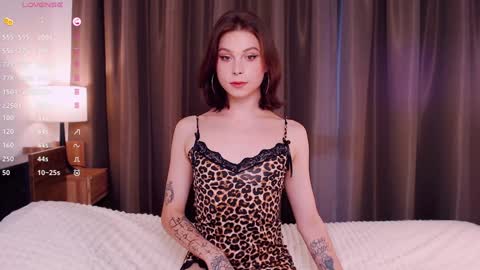 Snapshot of ericaglam chatting on December 2024 08:41:01 AM Erica online show from December 2024 08:41:01 AM