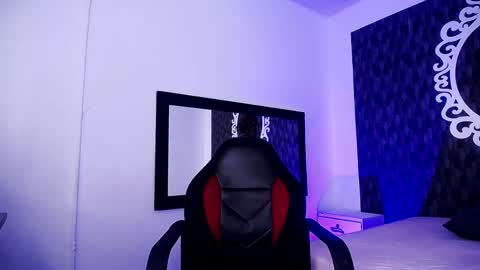 Erick  online show from April 2026 09:30:01 PM