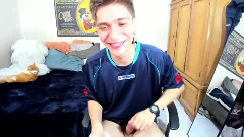 erick_de_rossee online show from April 2026 08:10:01 PM