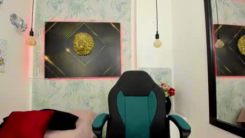   online show from January 2025 04:03:01 AM