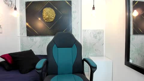   online show from February 2025 03:45:02 AM