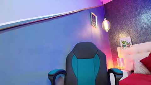   online show from February 2025 03:36:02 AM