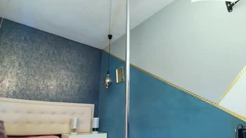   online show from October 2025 04:44:01 AM