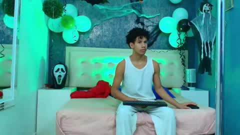   online show from October 2025 03:54:02 AM