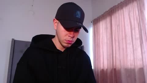 Snapshot of erik_rodriguez chatting on June 2026 12:39:01 PM Erik rodriguez online show from June 2026 12:39:01 PM