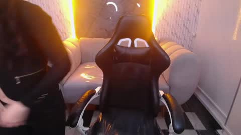 Erika online show from April 2026 08:09:02 PM