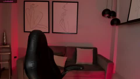 Erika Benz online show from February 2025 12:11:01 PM