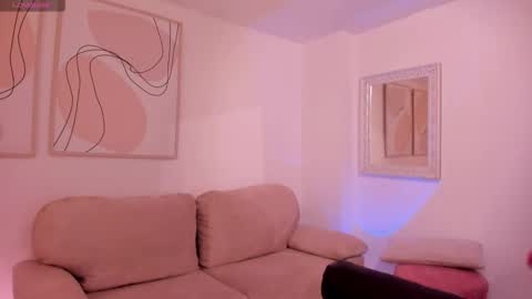 Erika Benz online show from October 2025 01:11:01 PM