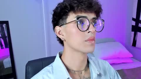 Snapshot of erisleon chatting on November 2025 12:28:01 PM online show from November 2025 12:28:01 PM