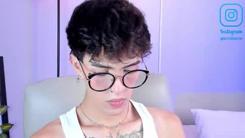 Snapshot of erisleon chatting on November 2025 09:24:02 PM online show from November 2025 09:24:02 PM