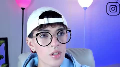 Snapshot of erisleon chatting on November 2025 11:21:02 AM online show from November 2025 11:21:02 AM