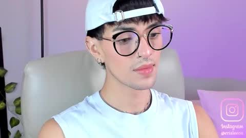 Snapshot of erisleon chatting on November 2025 07:49:02 PM online show from November 2025 07:49:02 PM