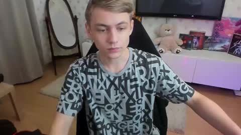 Snapshot of ermak_reborn chatting on September 2025 01:33:01 AM Max online show from September 2025 01:33:01 AM