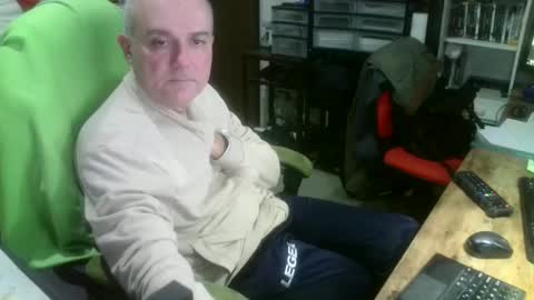 ernello online show from November 2025 09:37:02 PM