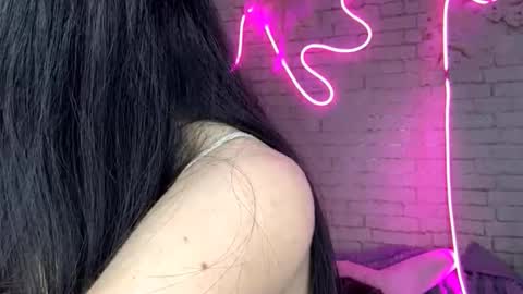 Nina online show from February 2026 11:00:01 AM