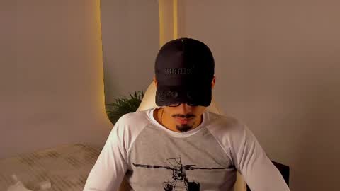 Snapshot of eros_becker_ chatting on June 2026 05:28:01 AM eros_becker_ online show from June 2026 05:28:01 AM
