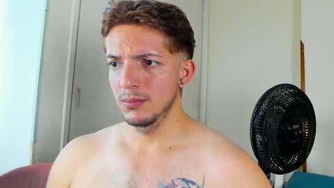 Snapshot of eros_mos chatting on May 2026 05:52:02 PM eros_mos online show from May 2026 05:52:02 PM