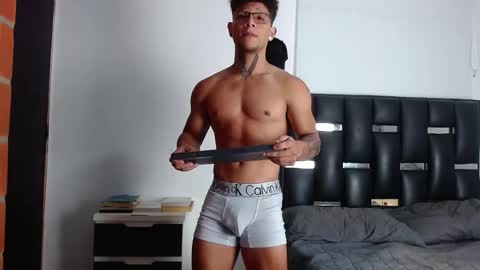 Snapshot of erosscott chatting on October 2025 04:55:01 PM Eros online show from October 2025 04:55:01 PM