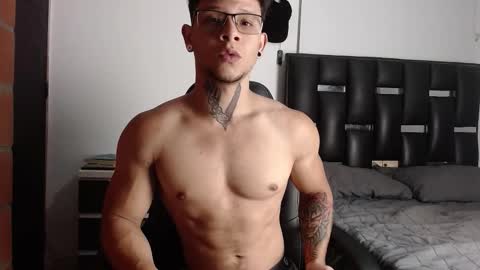 Snapshot of erosscott chatting on October 2025 02:13:01 AM Eros online show from October 2025 02:13:01 AM