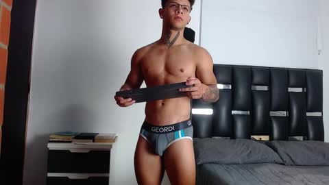 Snapshot of erosscott chatting on November 2025 05:12:02 PM Eros online show from November 2025 05:12:02 PM