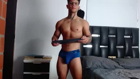 Snapshot of erosscott chatting on November 2025 04:30:02 PM Eros online show from November 2025 04:30:02 PM